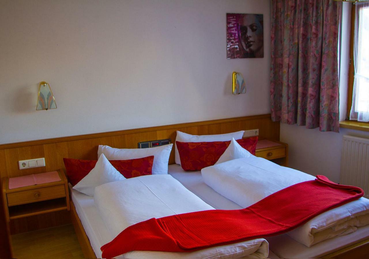 Collina Hotel Garni Hintertux Ngoại thất bức ảnh